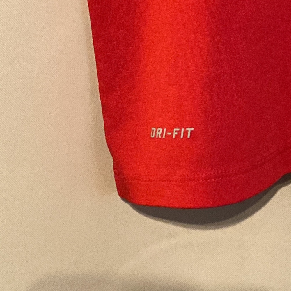 3/$20 Women’s size XL athletic shirt. - Picture 3 of 6
